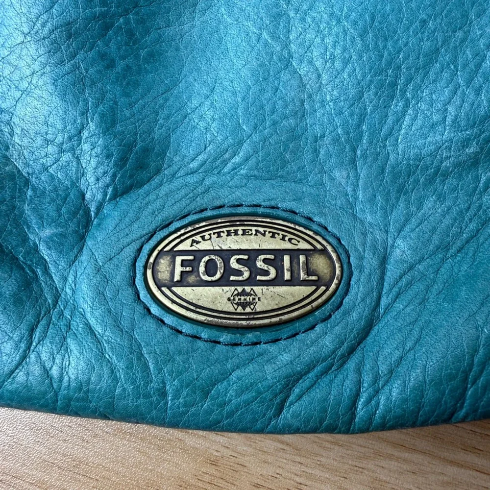 Vintage Fossil Pebbled Leather Long Live Crossbody Bag Womens Small Teal Brass